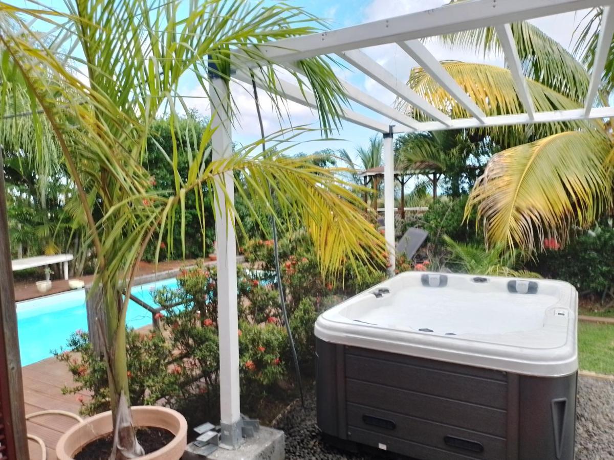 Le Diamant Charmante Villa Pour La Famille Ou Entre Amis Spa Et Piscine Exterior photo